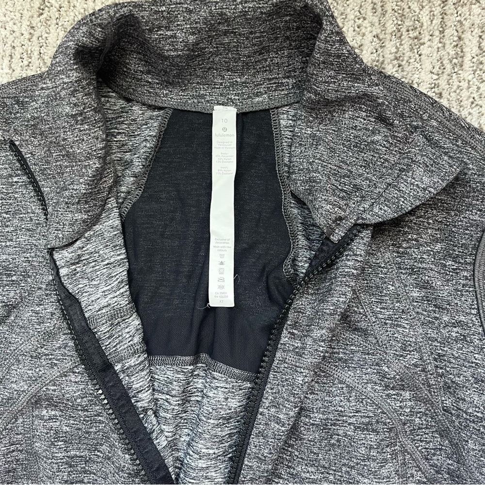 Lululemon Define Jacket - Picture 4 of 5